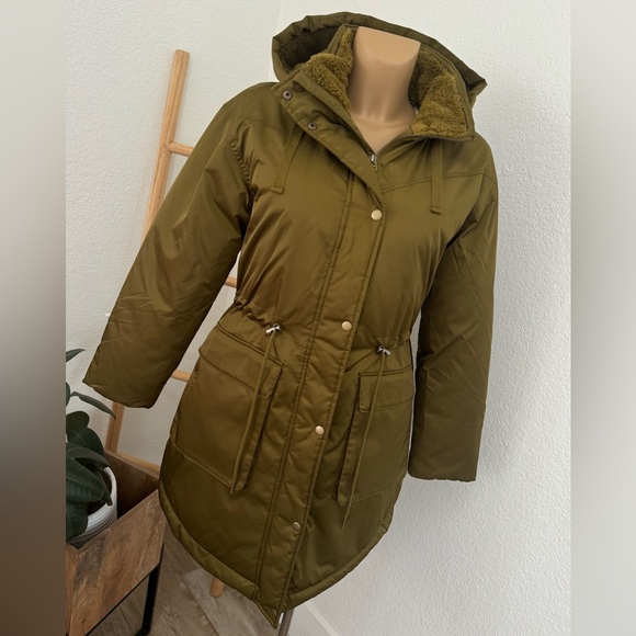 NWT Women's Arctic Parka Universal Thread - Picture 5 of 5